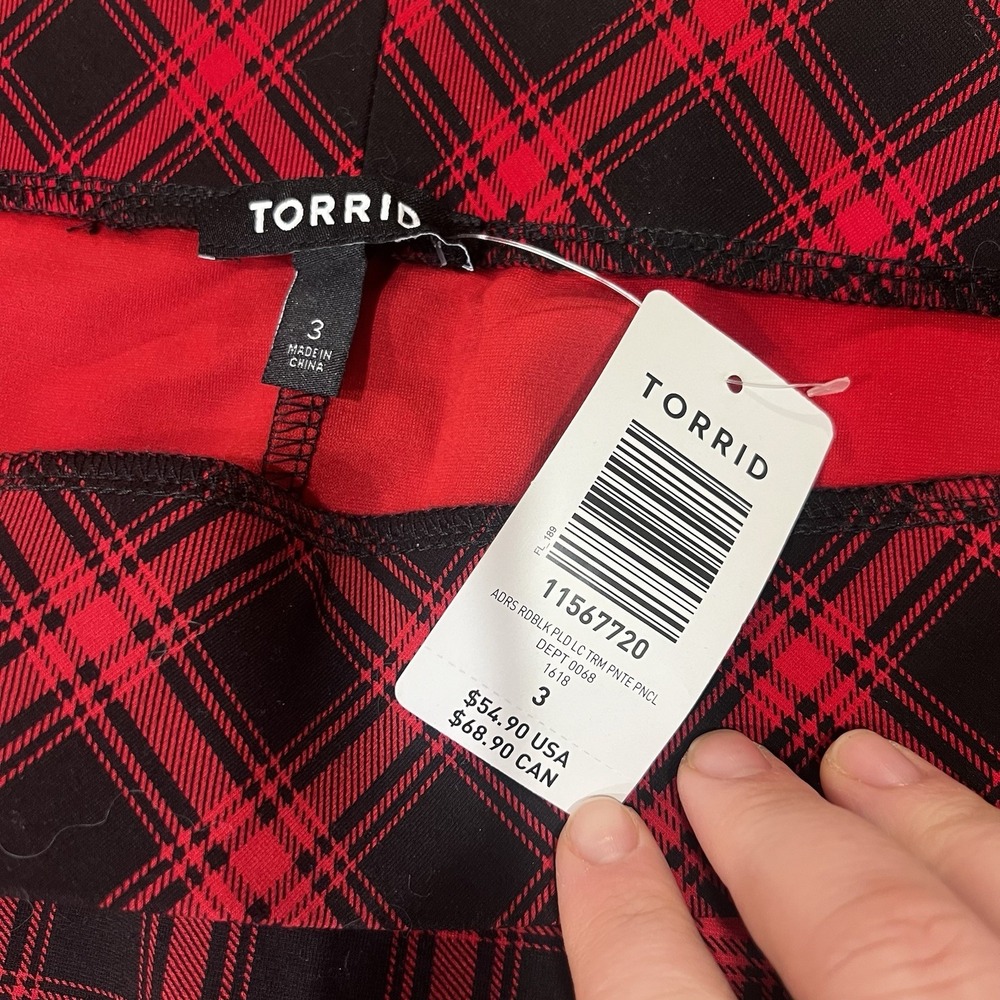 NWT Torrid Red Black Plaid Pencil Skirt, Elastic Waist & Lace, Plus Size 3 - Picture 2 of 7